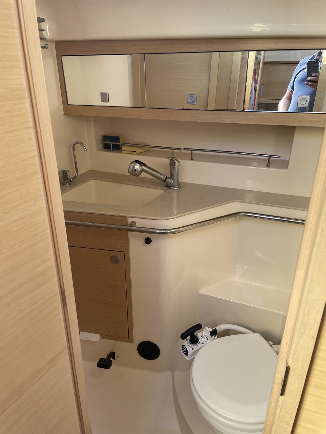 Toilet 2