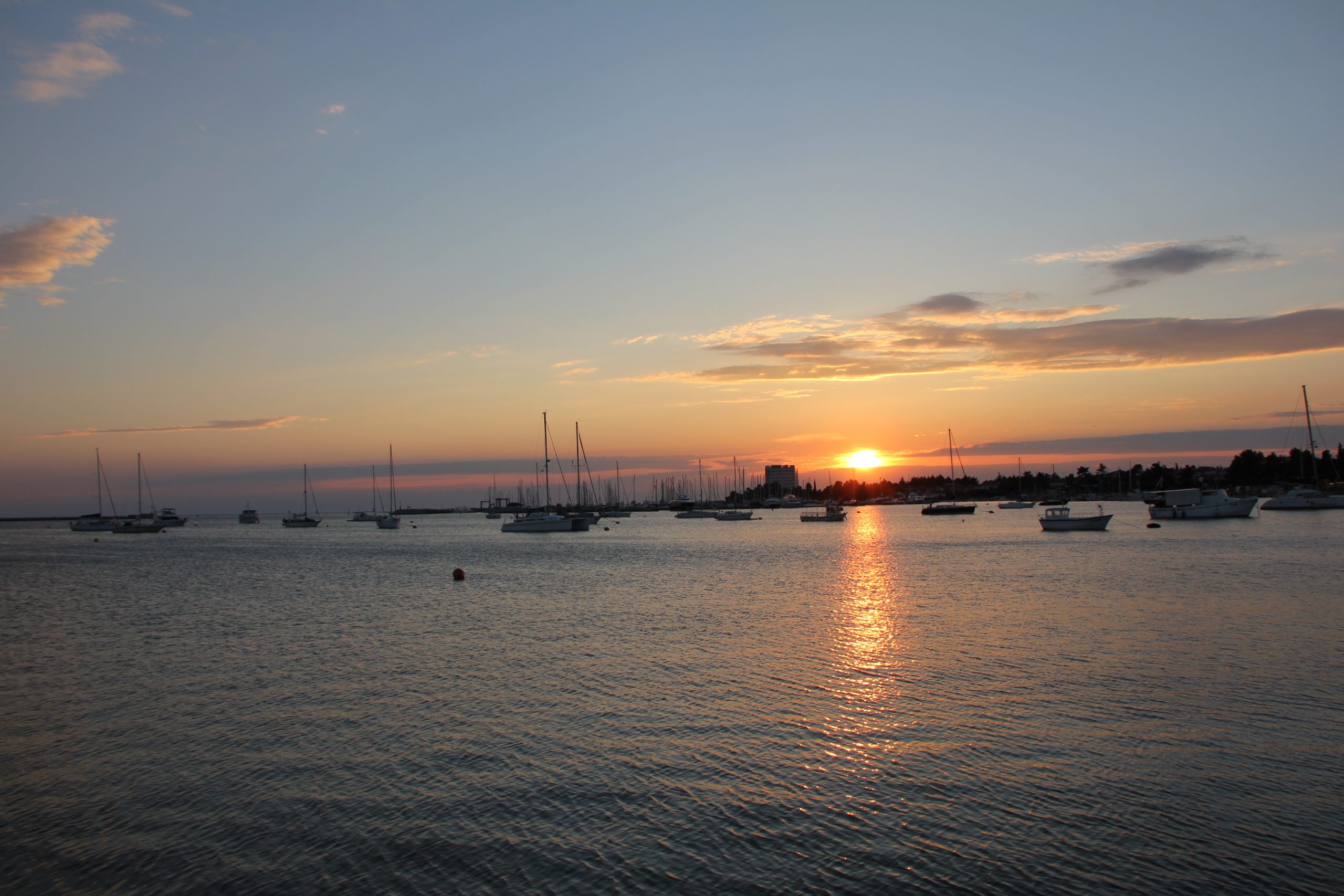 Закат на чартерной яхте в Хорватии