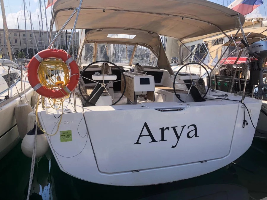 Dufour 390 Arya