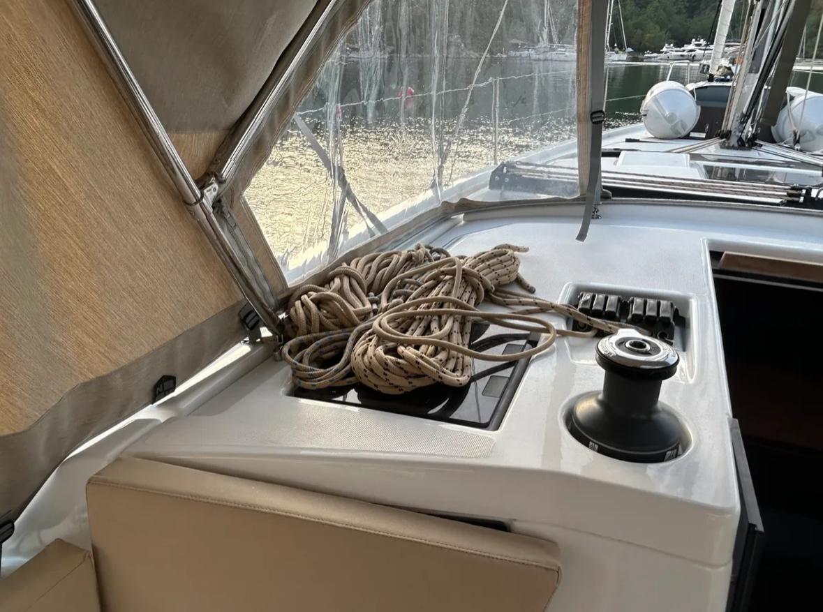 Dufour 390 Grand Large Sail Corvus 4