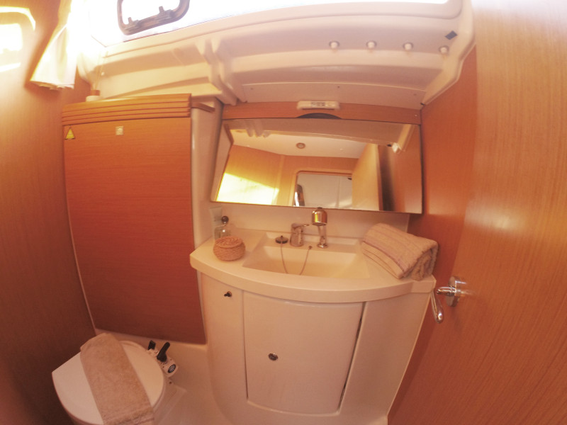 Sun Odyssey 42DS Sweet Alis 18