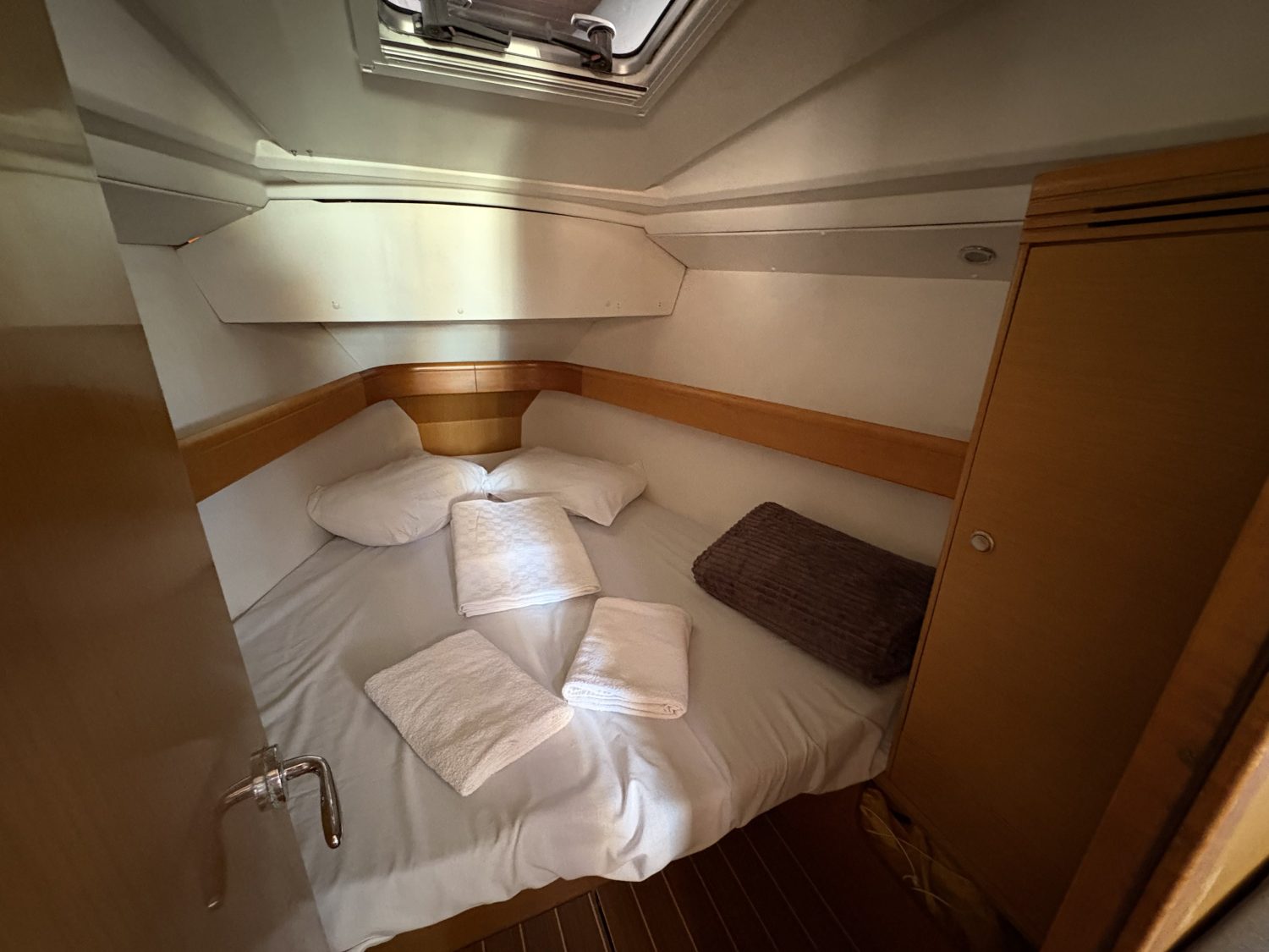 Sun Odyssey 36i Sail Mira 17