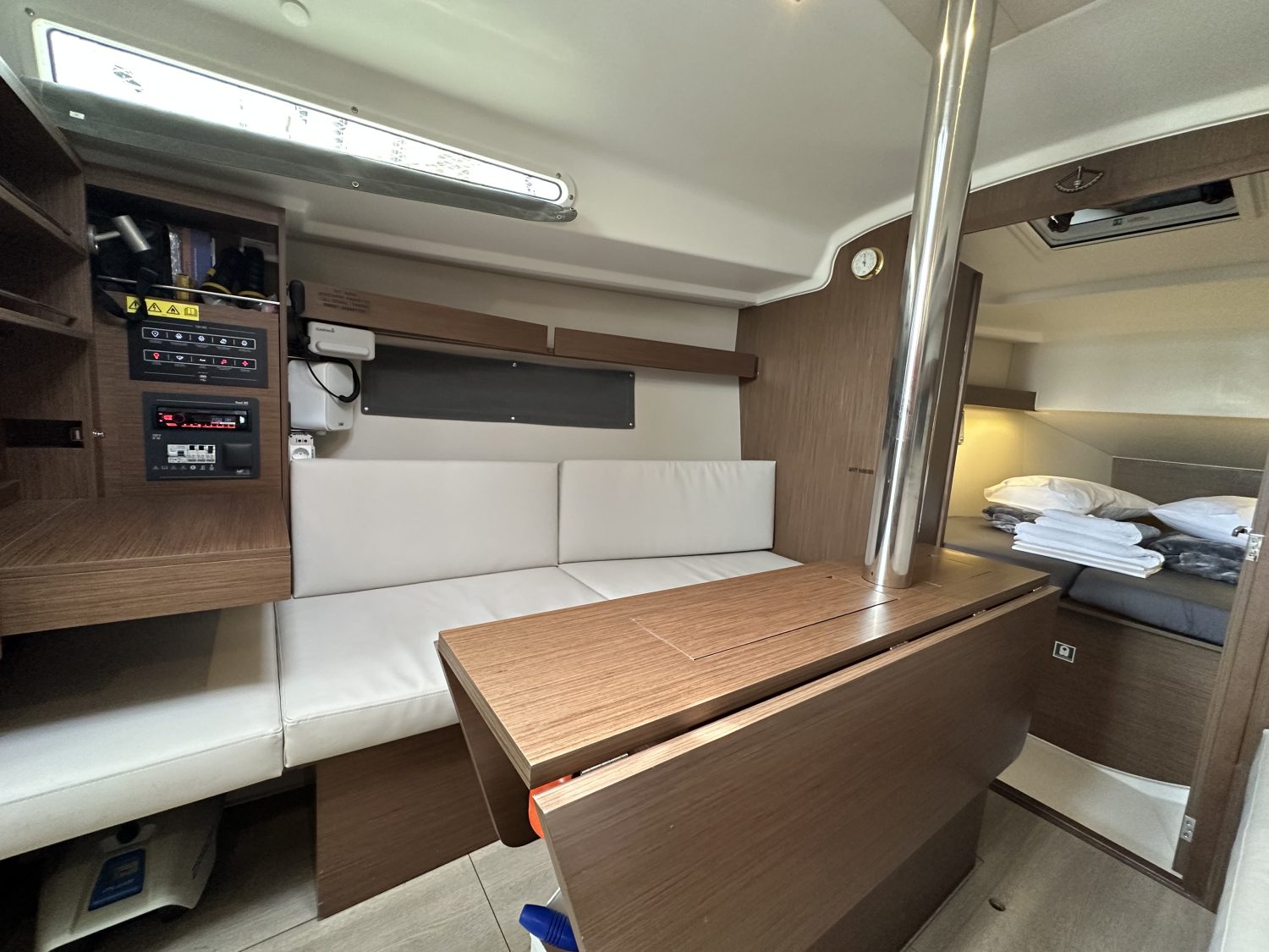 Oceanis 34.1 S/Y Aria 3