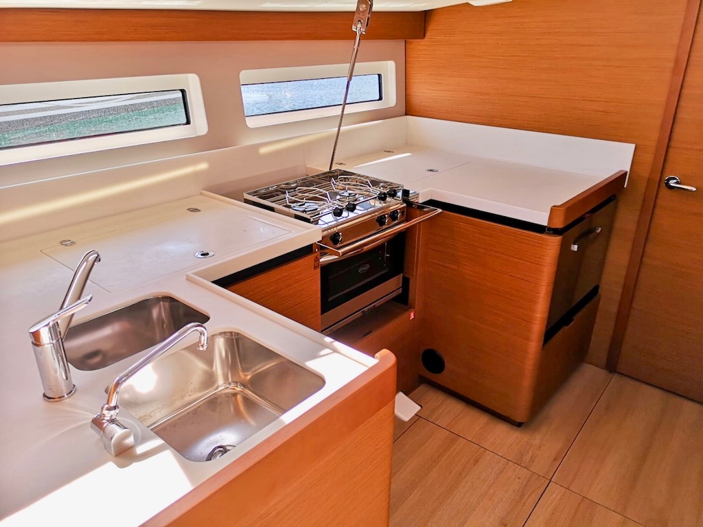 Sun Odyssey 490 PERSIK 2