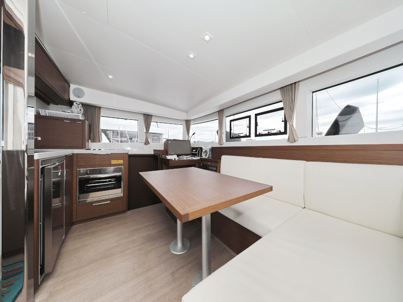 Lagoon 40 LANCELOT 18