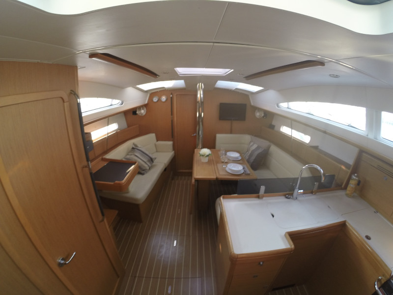Sun Odyssey 42DS Sweet Alis 4