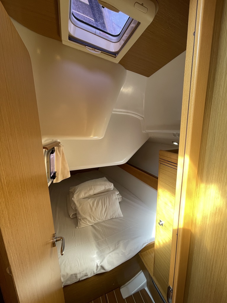 Sun Odyssey 36i Mala 15