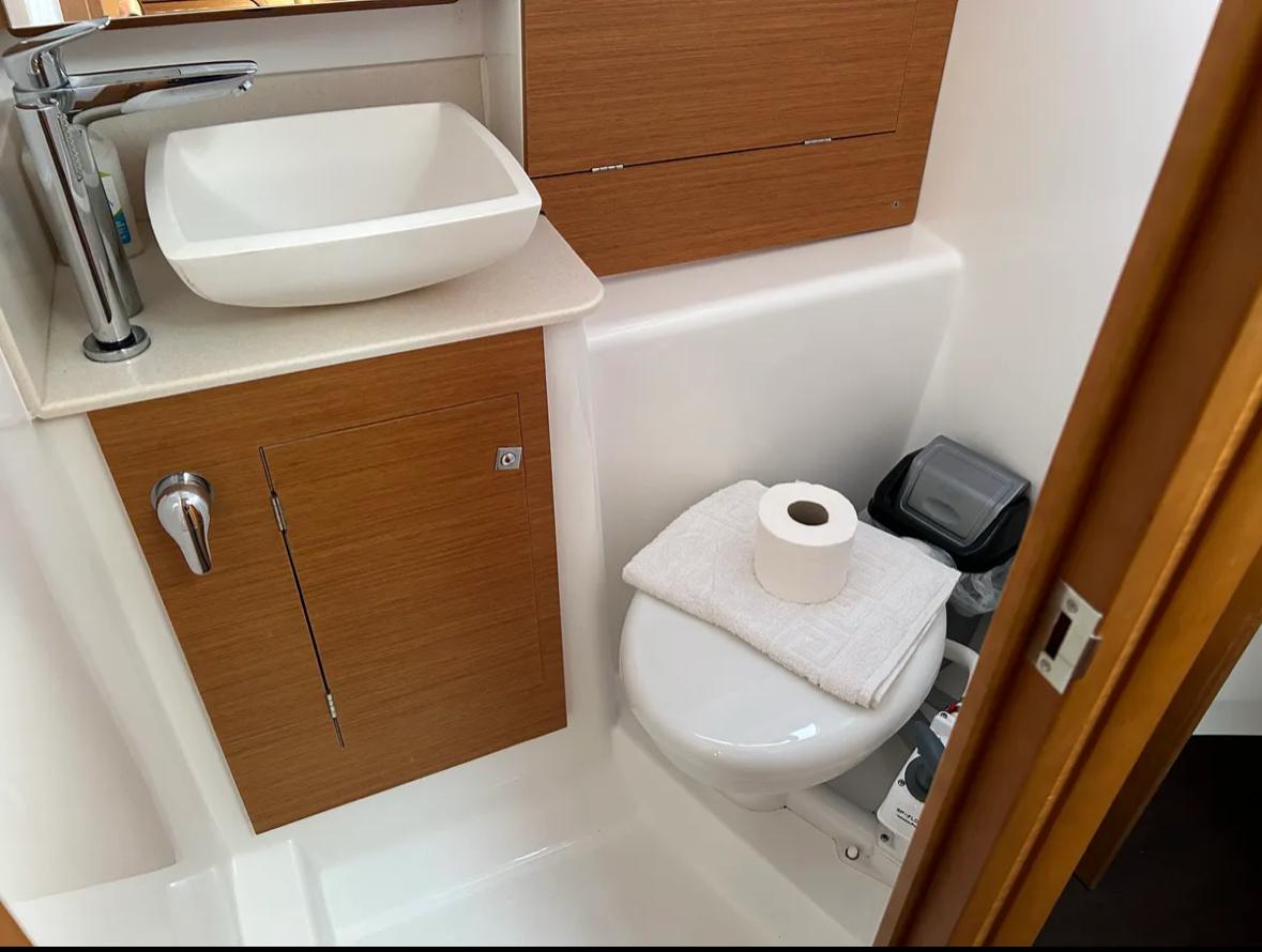 Dufour 390 Grand Large Sail Corvus 5