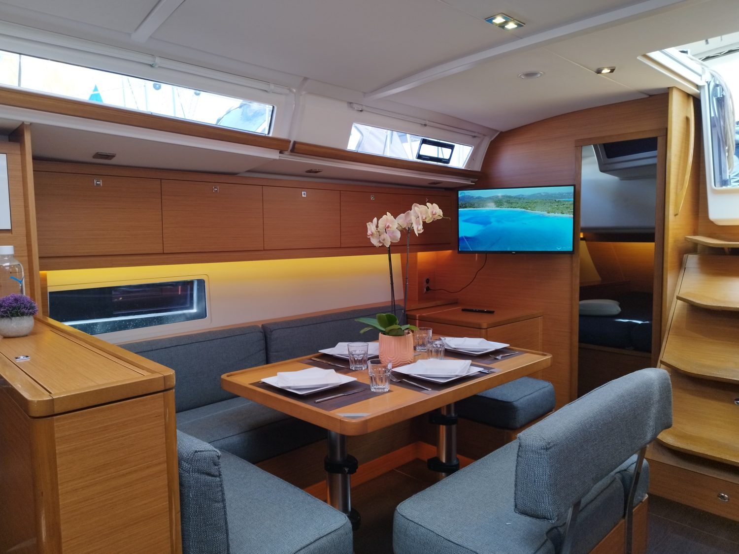 Dufour 470 Euphoria 4