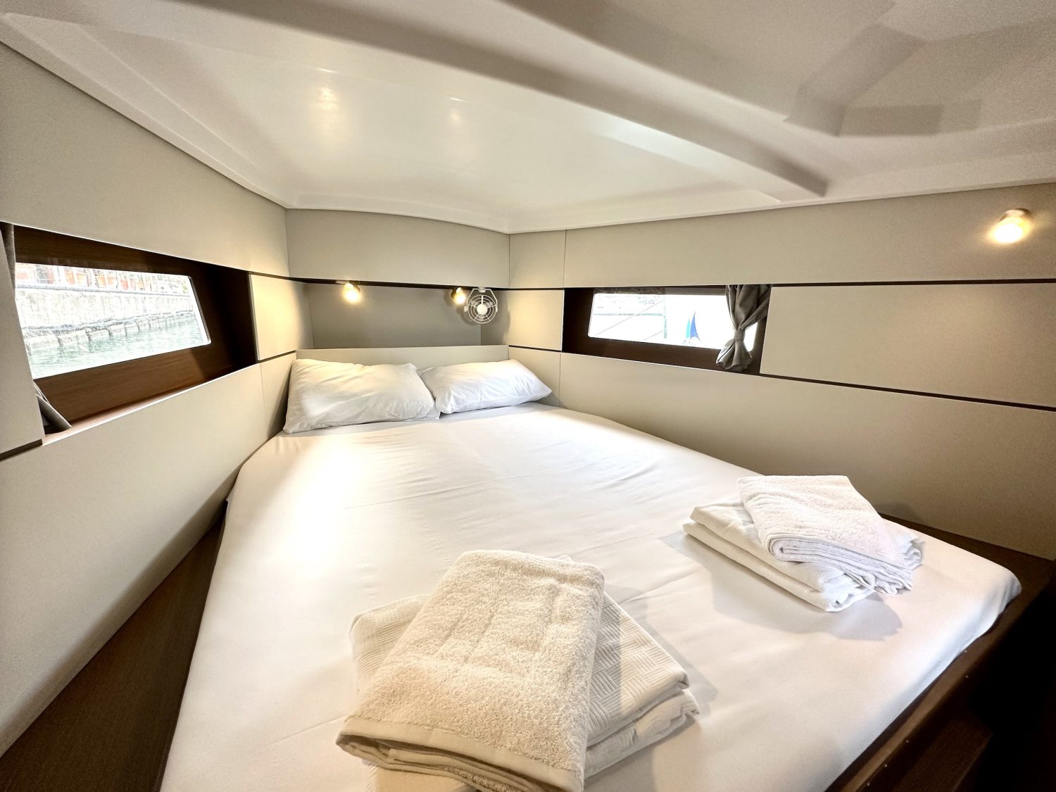 Oceanis 38.1 Sail Lyra 9