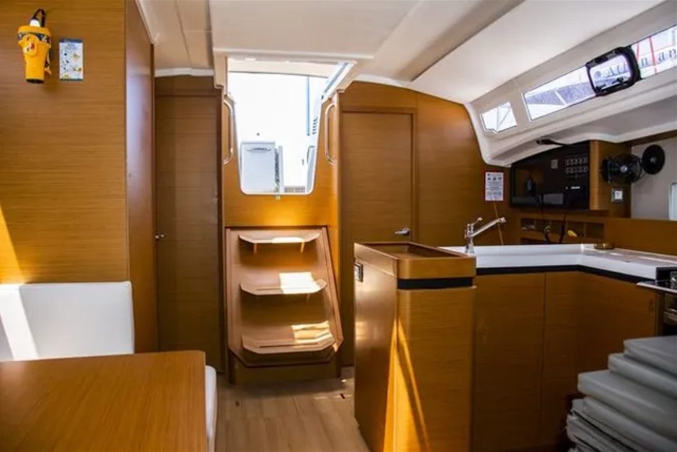 Sun Odyssey 410 Evelina 7
