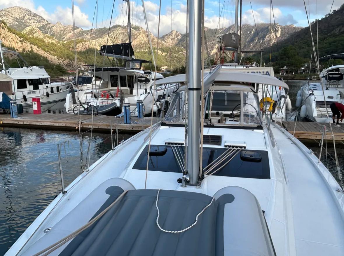 Dufour 390 Grand Large Sail Corvus 20
