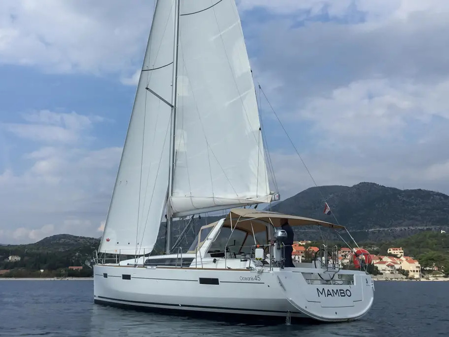 Oceanis 45 Mambo 1