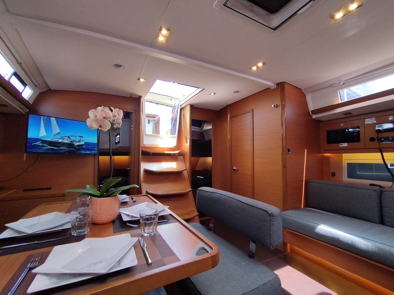 Dufour 470 Euphoria 27