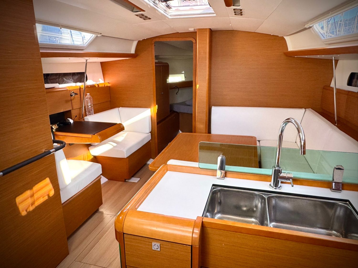 Sun Odyssey 419 Foxy 18
