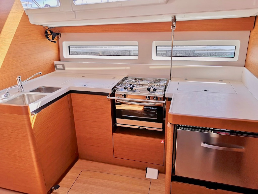 Sun Odyssey 490 PERSIK 10