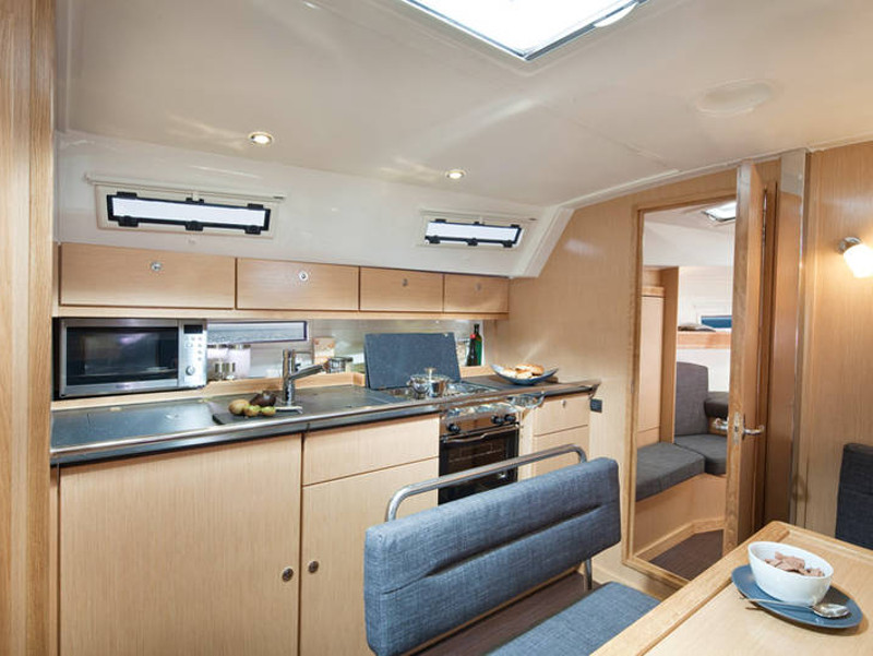 Bavaria Cruiser 40 Toskana 11