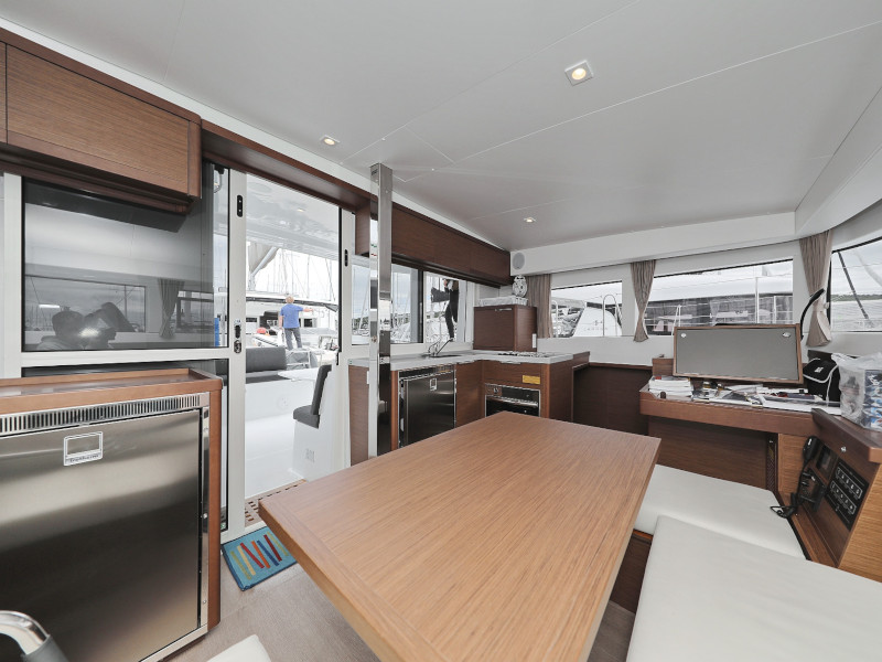 Lagoon 40 LANCELOT 42