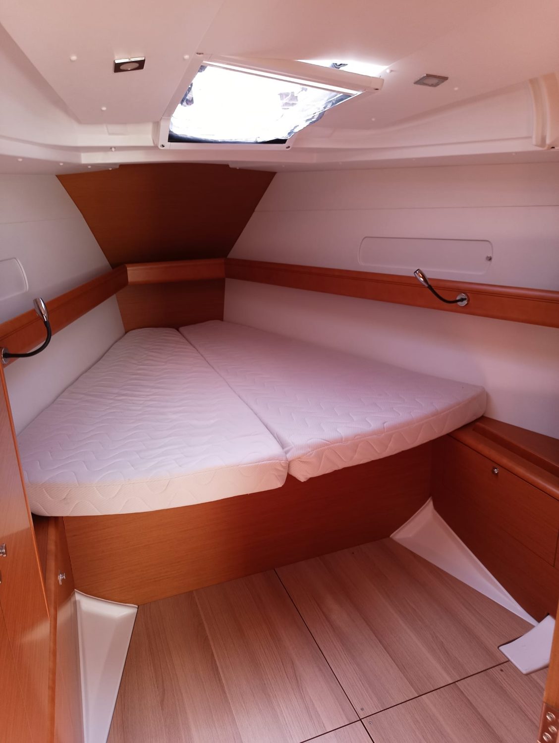 Sun Odyssey 419 Foxy 10