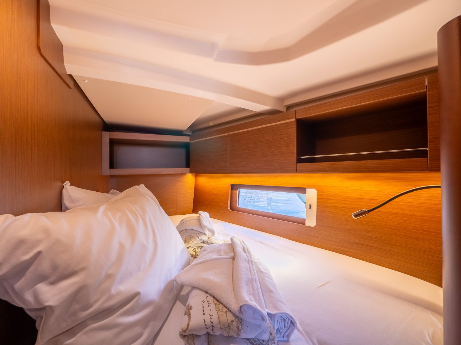 Oceanis 46.1 AMORINO 16