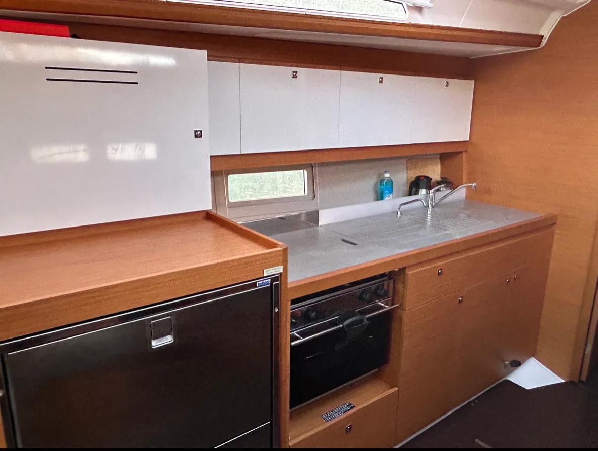Dufour 390 Grand Large Sail Corvus 13