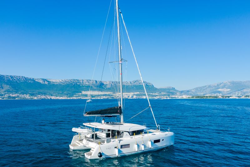 Lagoon 42 OLYNTHA 22