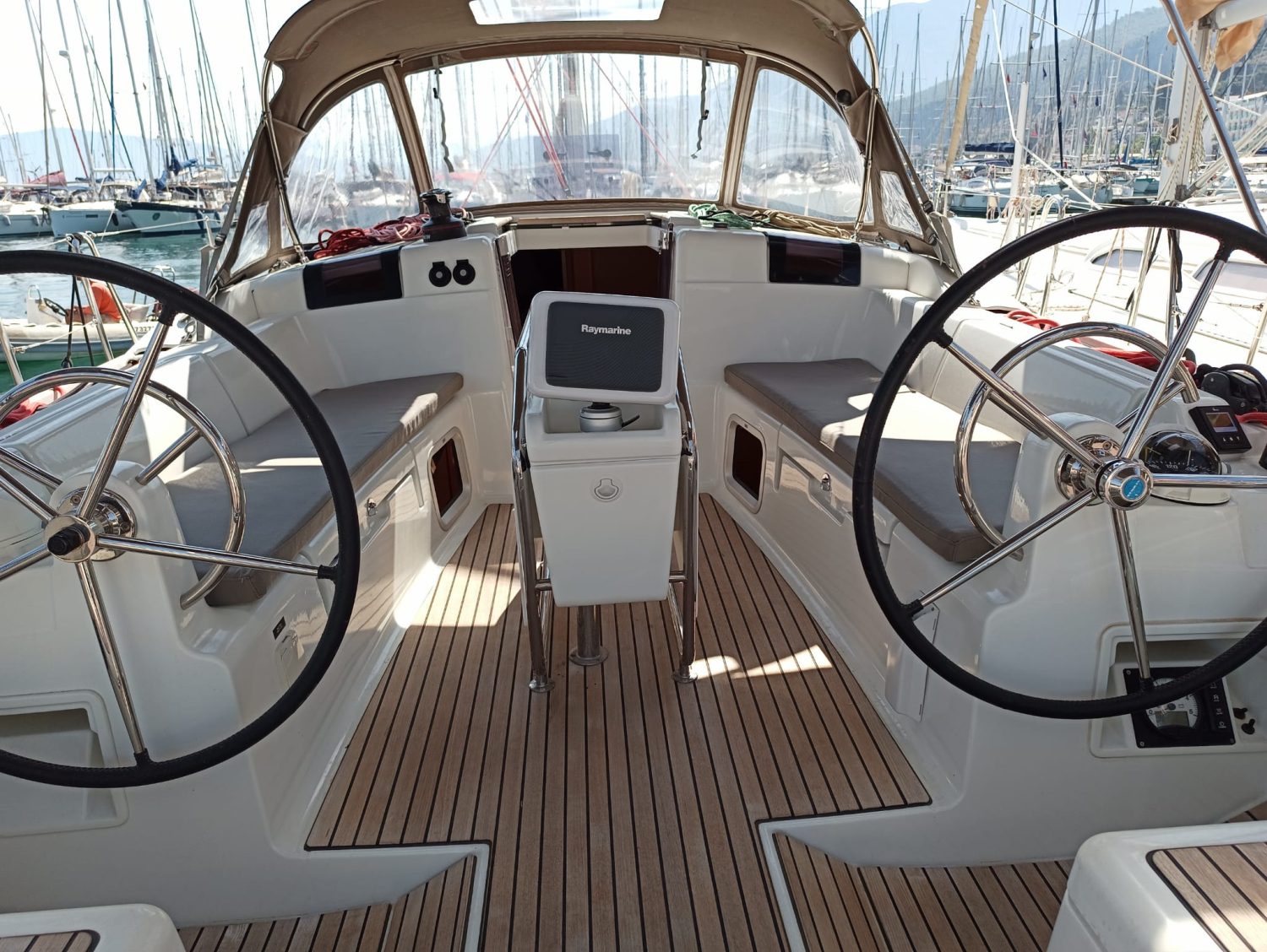 Sun Odyssey 419 Foxy 23