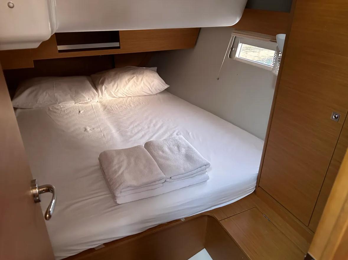 Dufour 390 Grand Large Sail Corvus 18