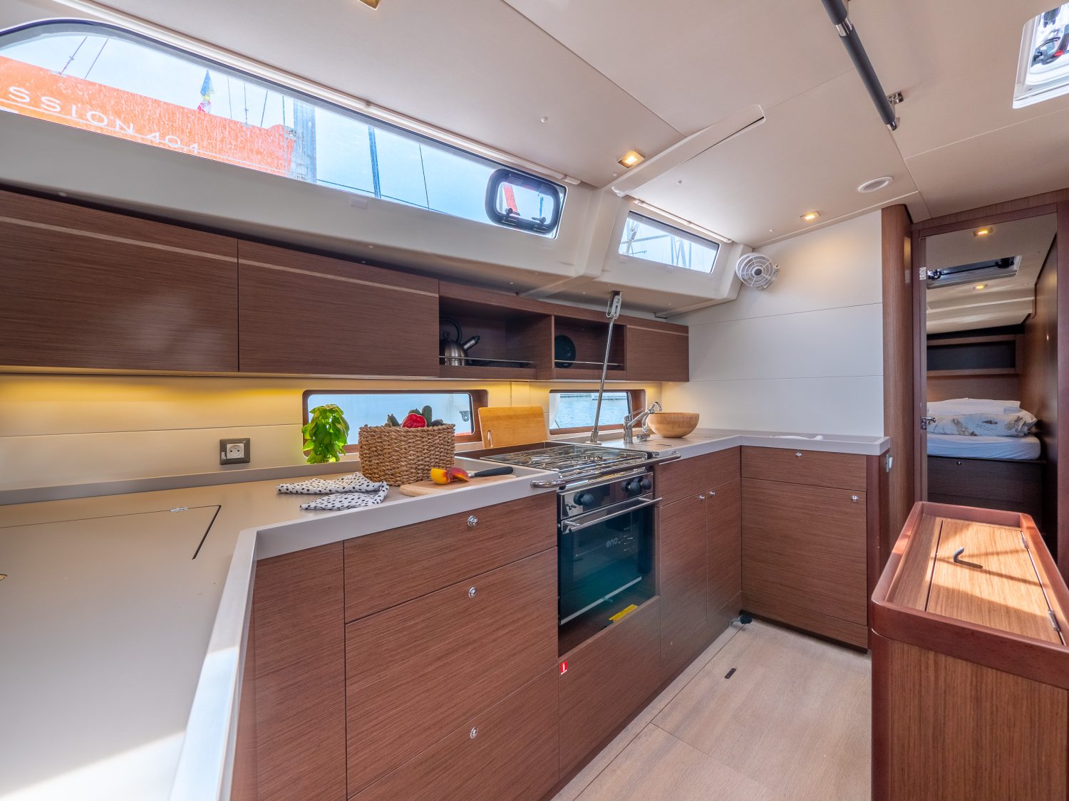 Oceanis 46.1 AMORINO 25