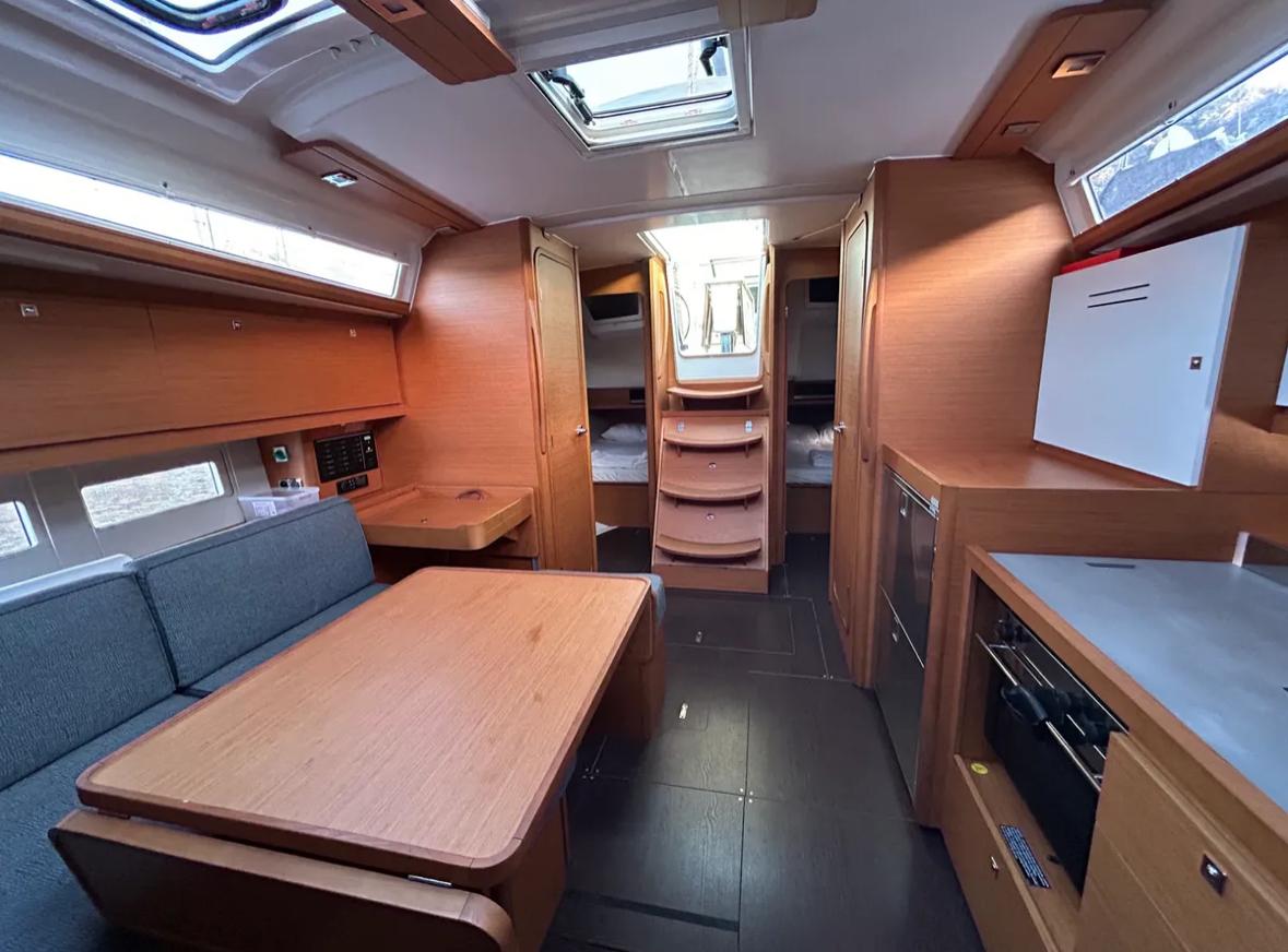Dufour 390 Grand Large Sail Corvus 7