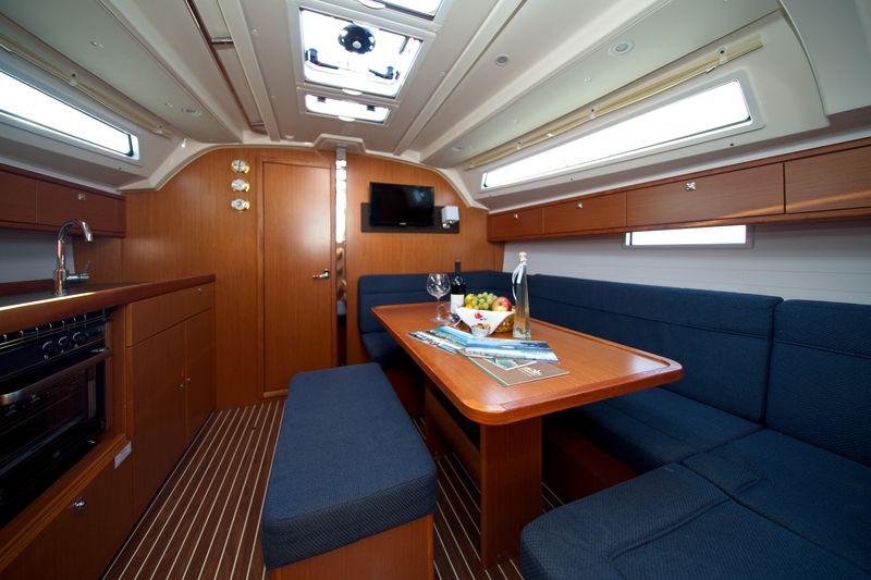 Bavaria Cruiser 41 MH 65 4