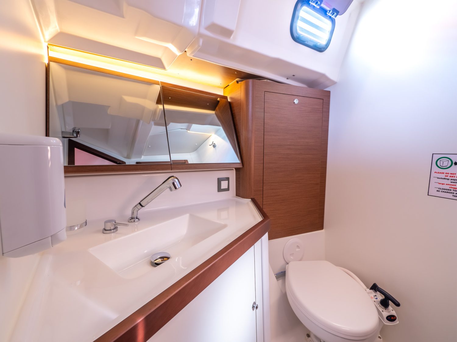 Oceanis 46.1 AMORINO 27