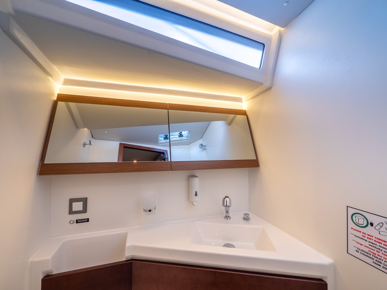 Oceanis 46.1 AMORINO 23