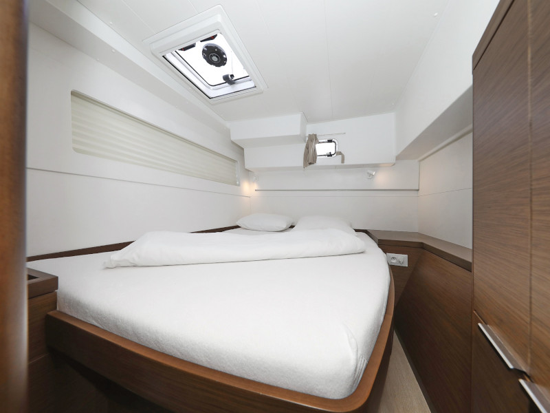Lagoon 40 BLUE ANGEL 29