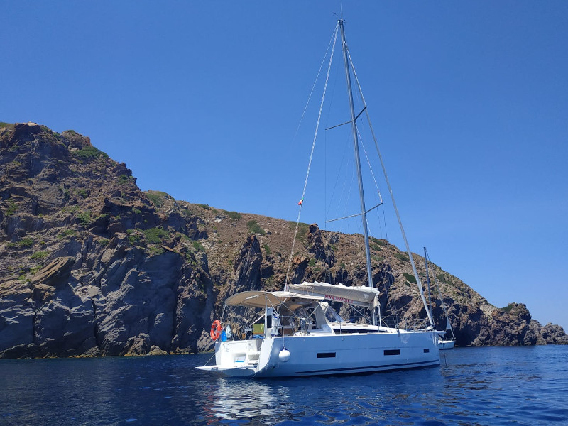 Dufour 390 Grand Large Friend Planet
