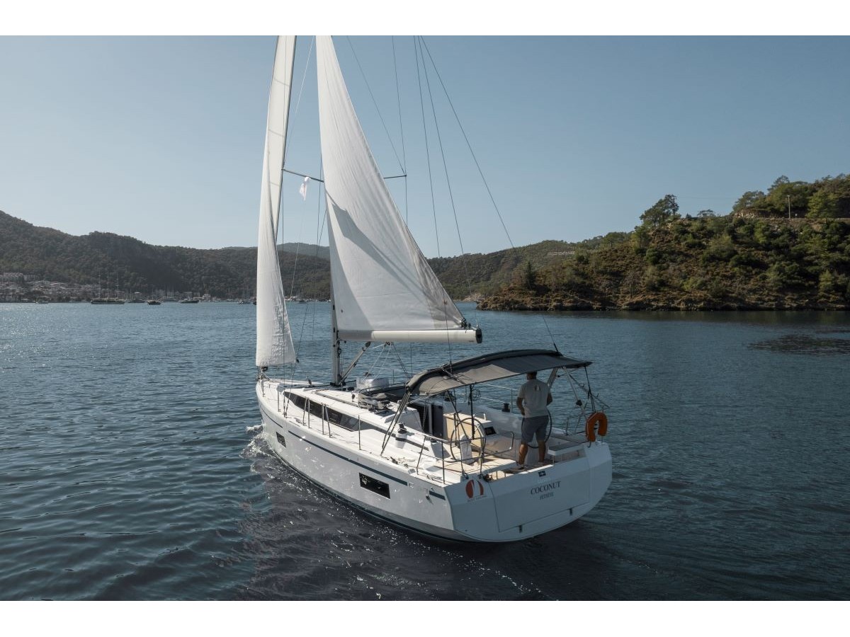 Bavaria C38 COCONUT
